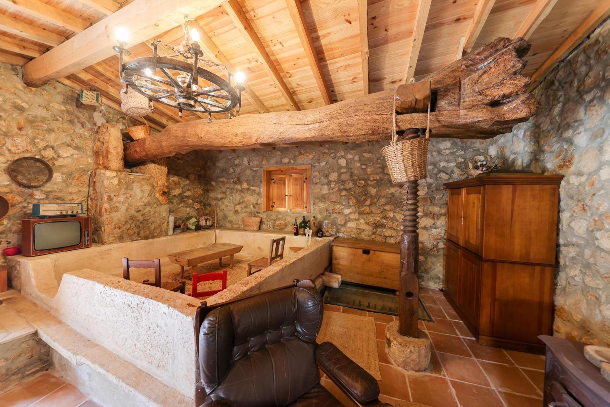 Renovated Wine Press House - With Pool Villa Porto de Mós Buitenkant foto
